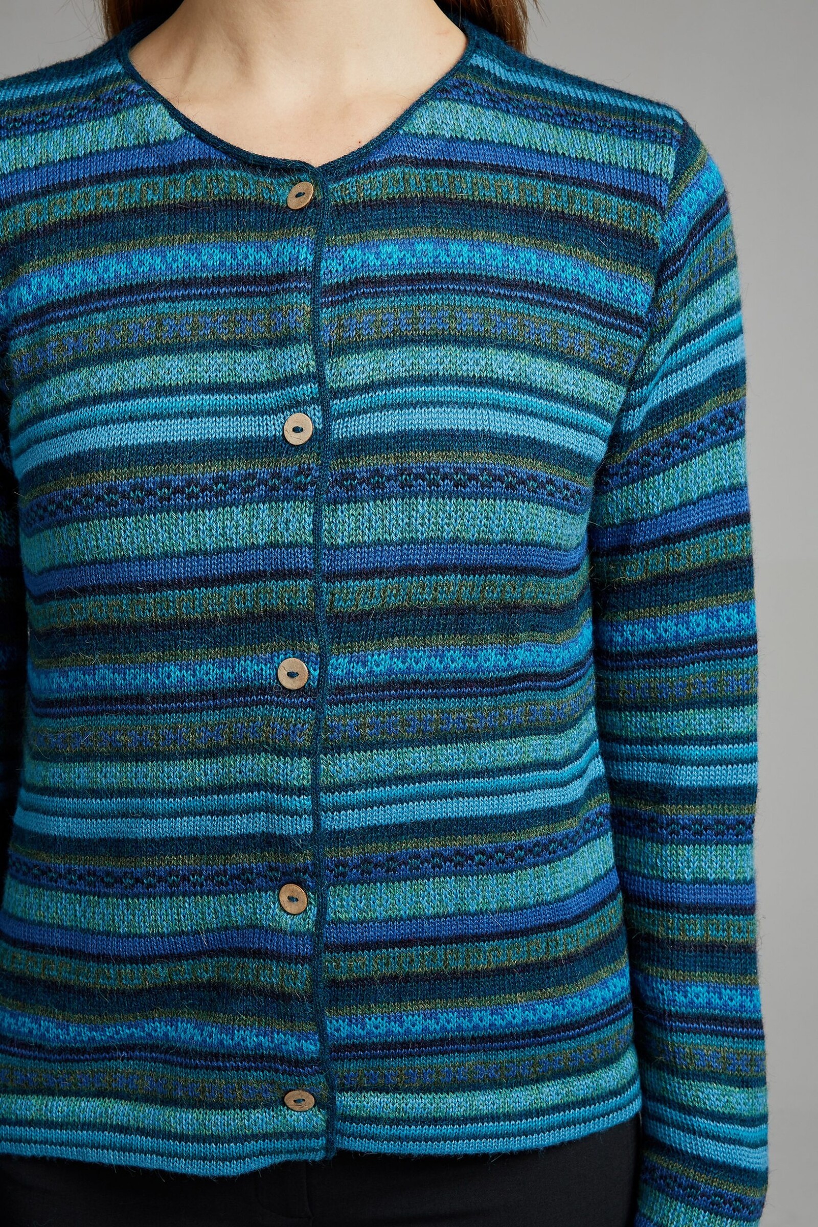 MANUELA BEDFORD MANUELA BEDFORD Rayas Cardigan Turquoise | Blauw Gestreept Vest van 100% Peruaanse Alpacawol