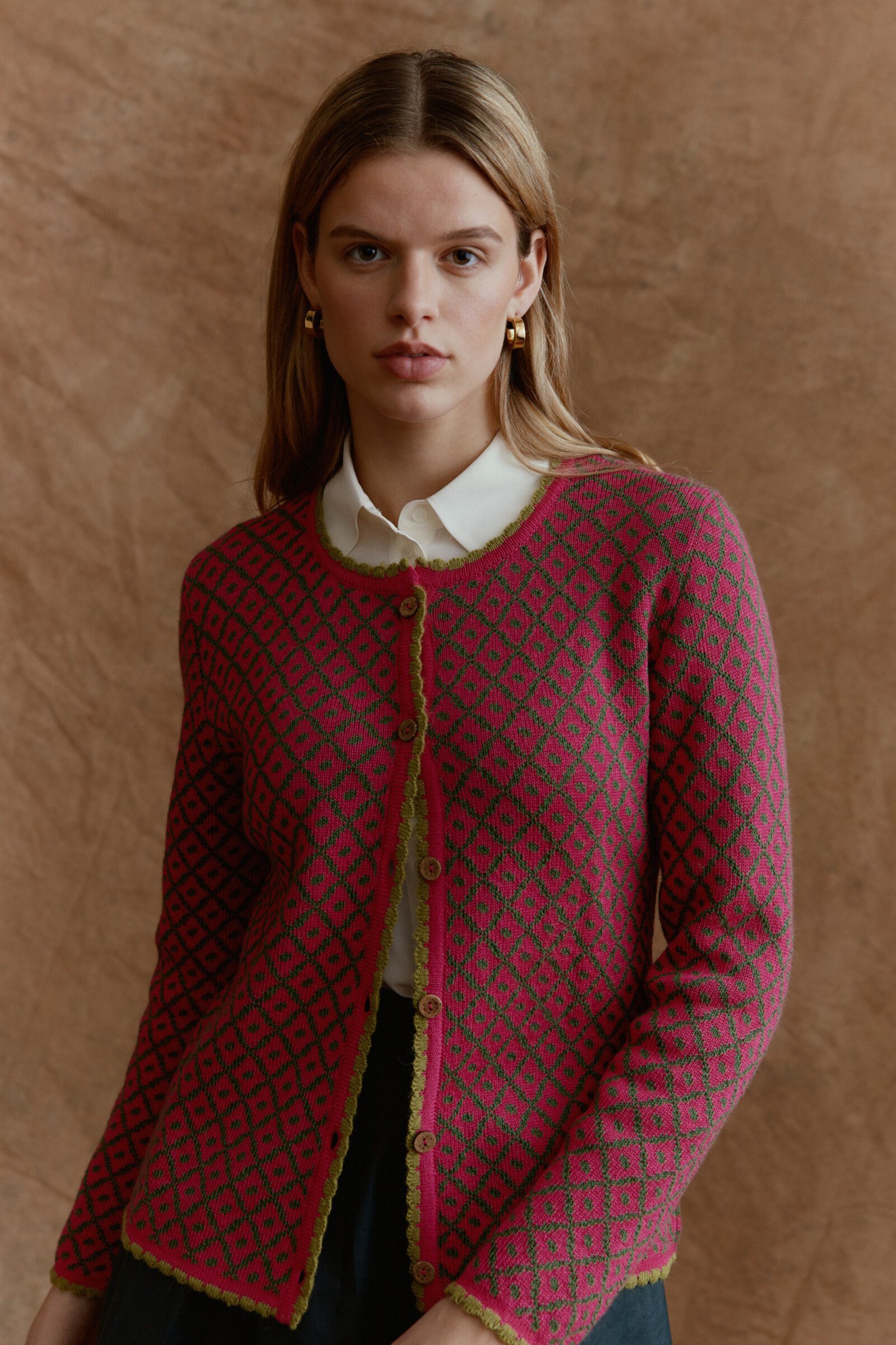 MANUELA BEDFORD MANUELA BEDFORD Aura Cardigan Fuchsia | Opvallend Roze Vest van 100% Peruaanse Alpacawol