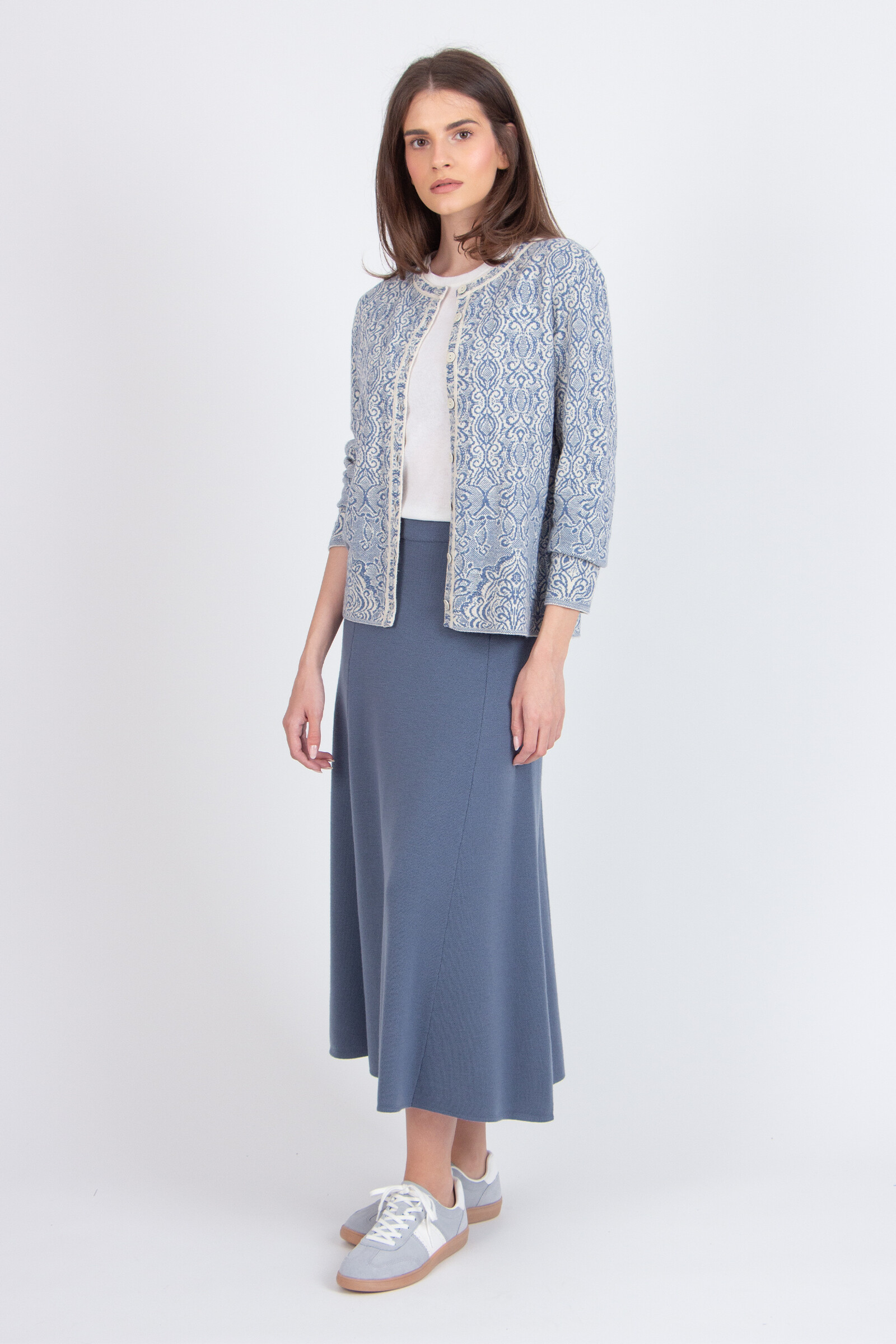 IVKO  Woman IVKO - Jacquard O-Neck Cardigan Ornament Pattern Stone Blue | Betoverend IVKO Vest van Wol met Ornamentpatroon