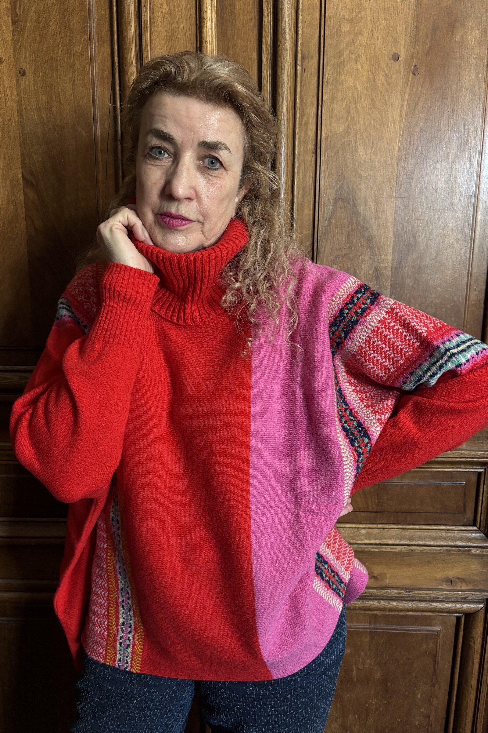 Eribé Eribé Montrose Cowl Sweater Scarlet | Schotse Trui met Bijzonder Design