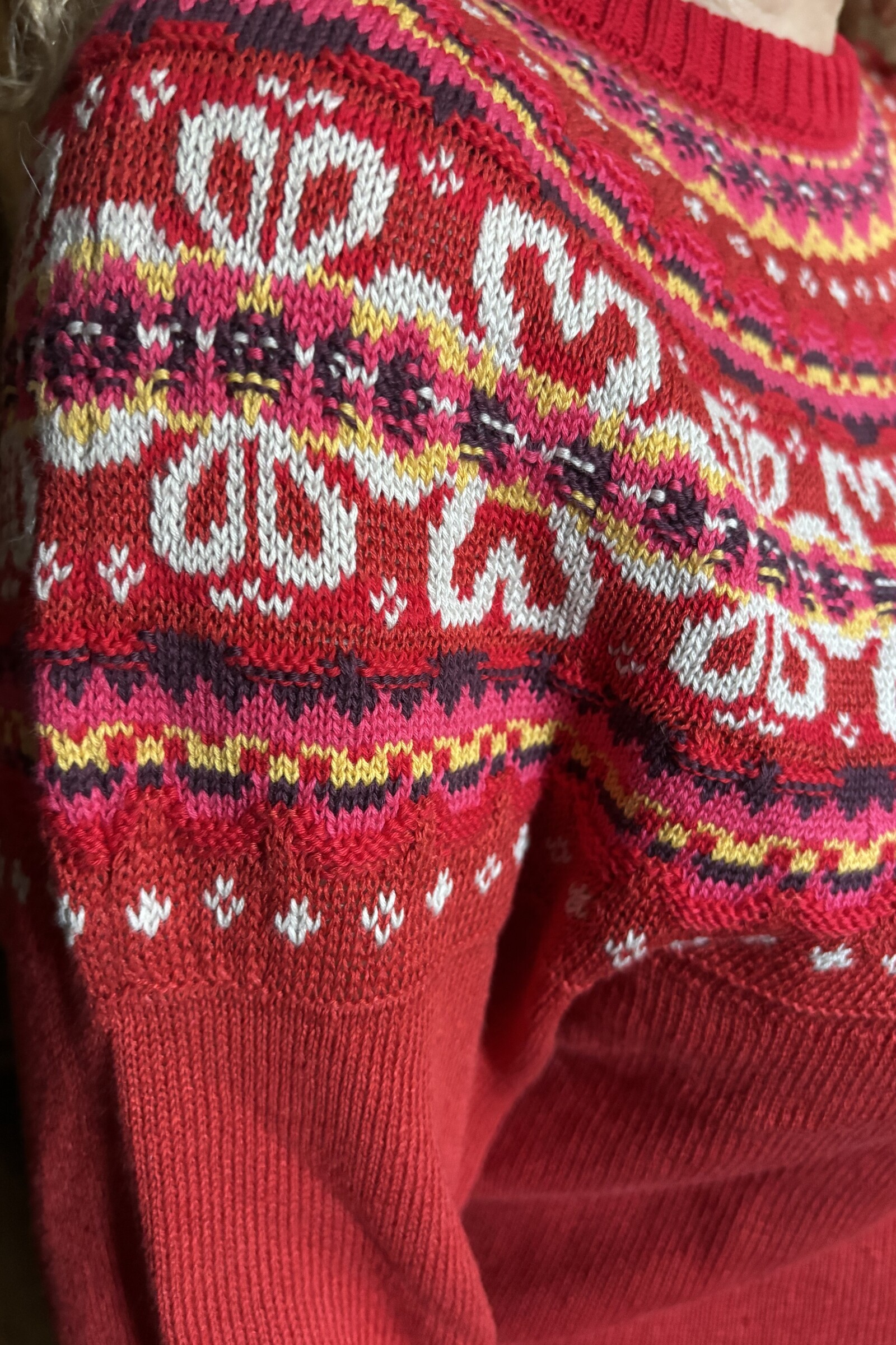 Eribé Eribé Evie Crew Neck Sweater Atlas |  Roter Pullover aus 53% Leinen und 47% Bio-Baumwolle