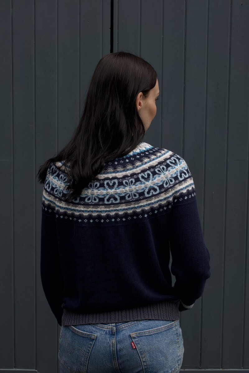 Eribé Evie Crew Neck Sweater Marina |  Blue Sweater of 53% Linen and 47% Organic Cotton