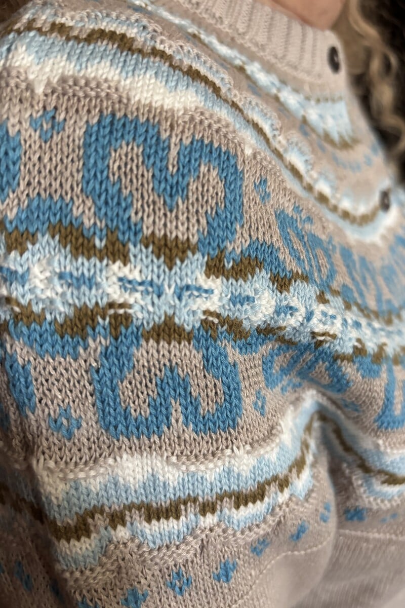 Eribé Evie Crew Neck Cardigan Ariel |  Beige Vest van 53% Linnen en 47% Biologisch Katoen