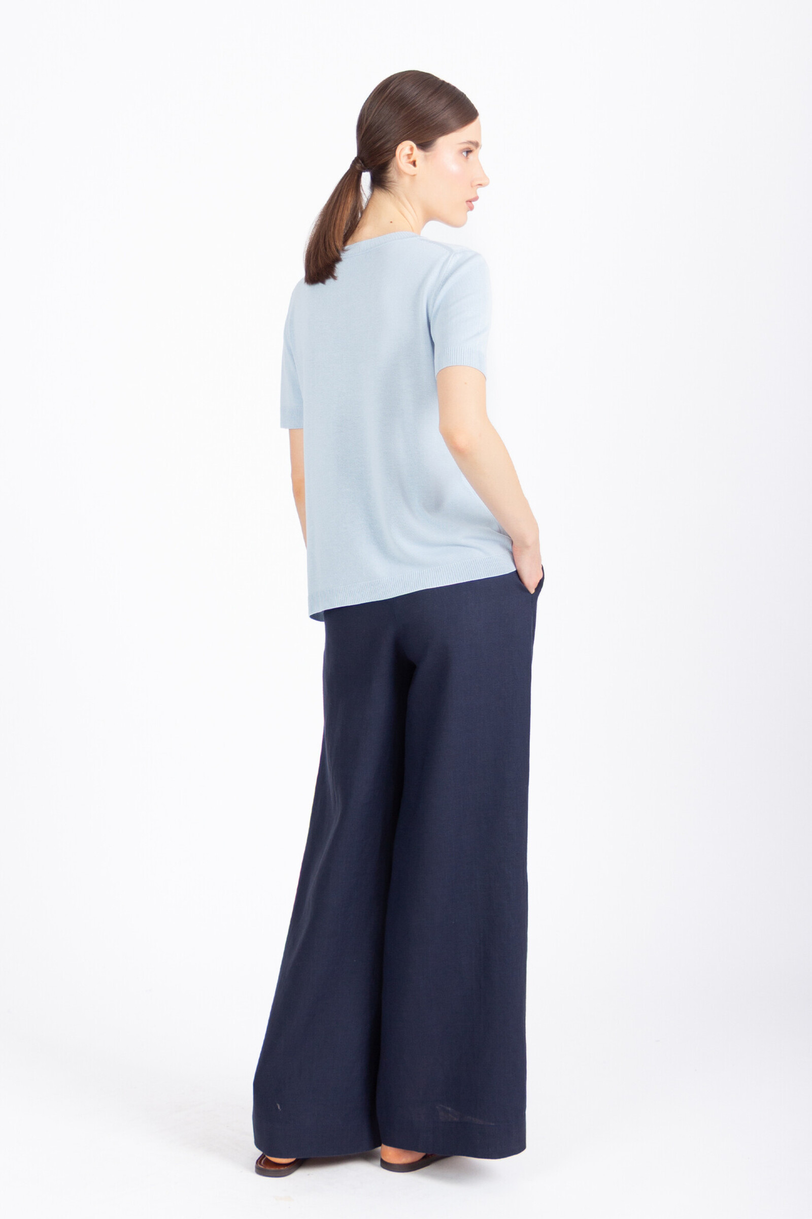 IVKO  Woman IVKO - Pullover with Embroidery Floral Pattern Sky | Lichtblauw Zomers Shirt met Kleurrijke Geborduurde Bloemen