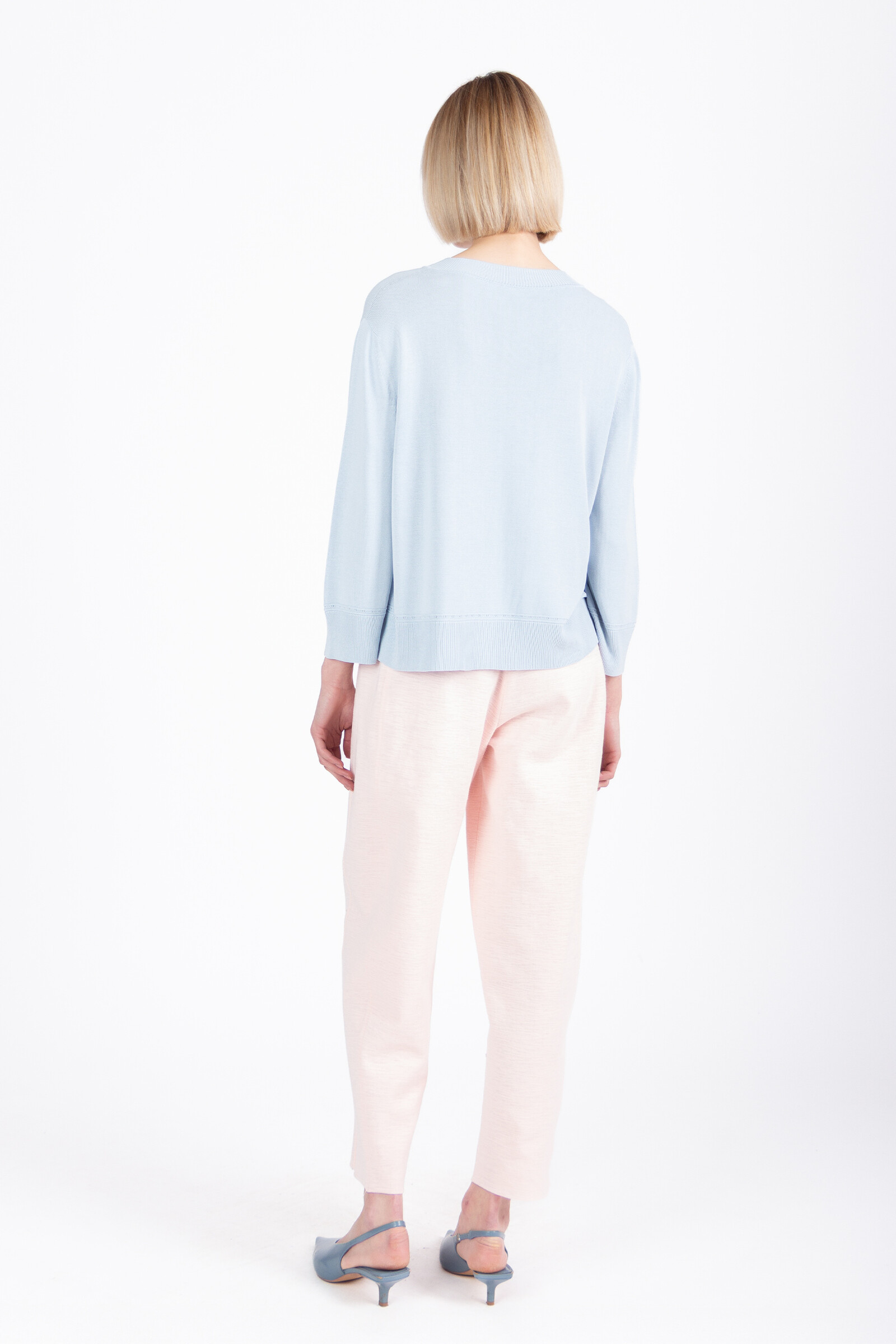 IVKO  Woman IVKO - Embroidered Cardigan Floral Pattern Sky | Lichtblauw Zomers Vest met Kleurrijke Geborduurde Bloemen