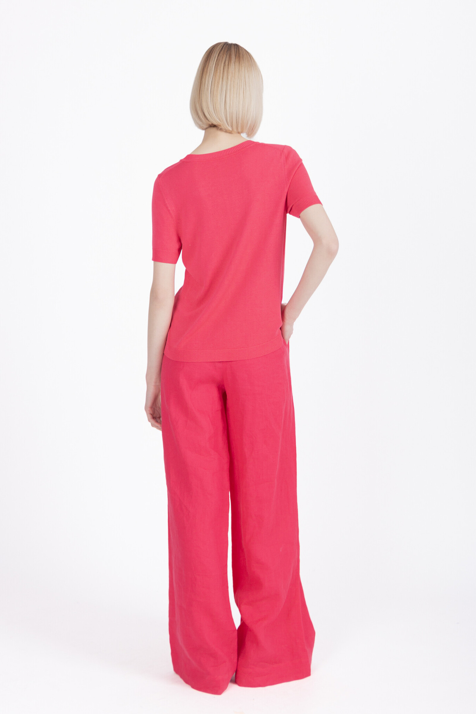 IVKO  Woman IVKO - Pullover with Embroidery Floral Pattern Pink | Roze Zomers Shirt met Kleurrijke Geborduurde Bloemen