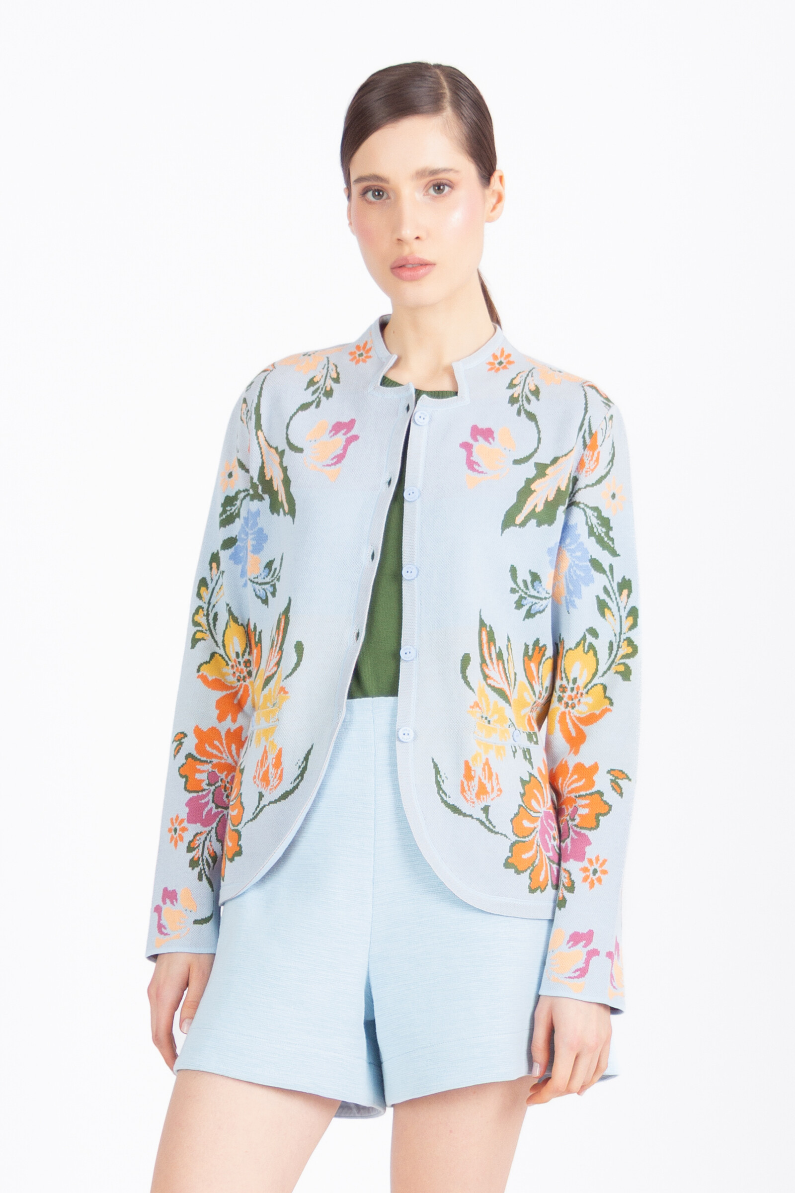 IVKO  Woman IVKO - Buttoned Jacket Floral Pattern Sky | Oogverblindend Lichtblauw Zomers Vest met Kleurrijke Bloemen