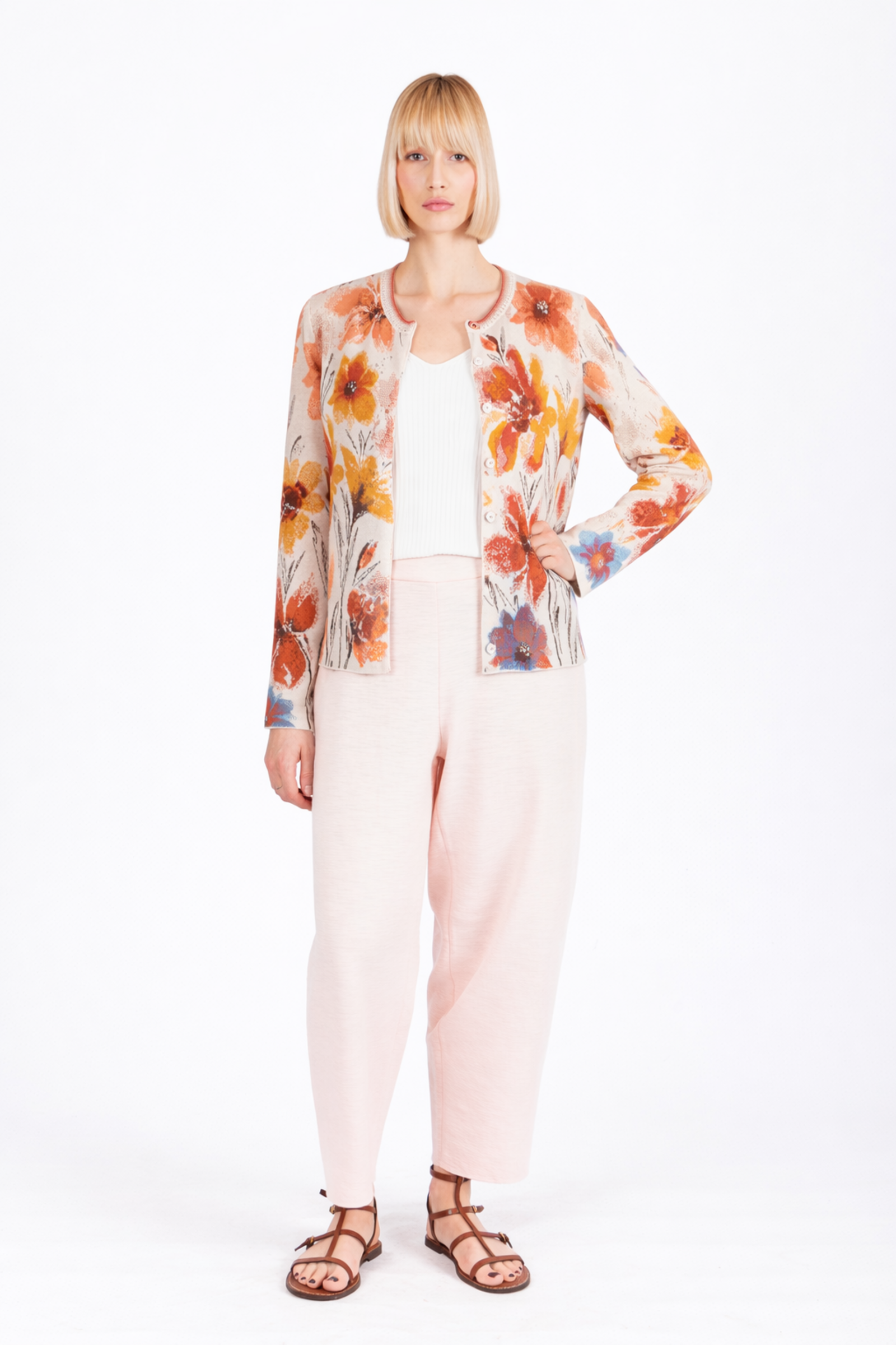 IVKO  Woman IVKO - Jacquard Cardigan Floral Pattern White Coffee | Artistiek Beige Vest met Kleurrijke Bloemen