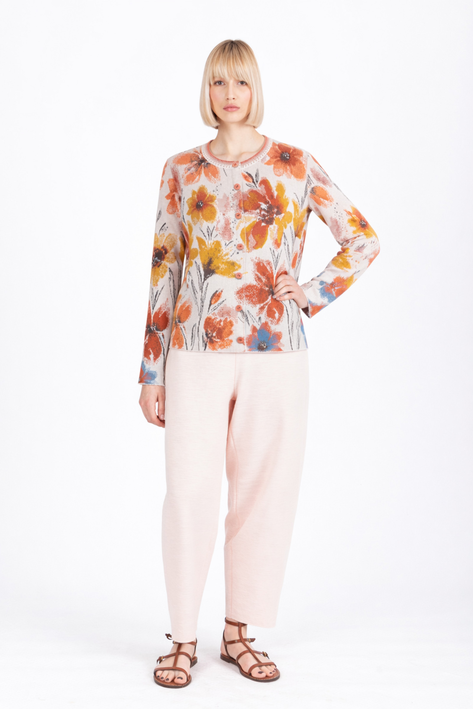 IVKO  Woman IVKO - Jacquard Cardigan Floral Pattern White Coffee | Artistiek Beige Vest met Kleurrijke Bloemen