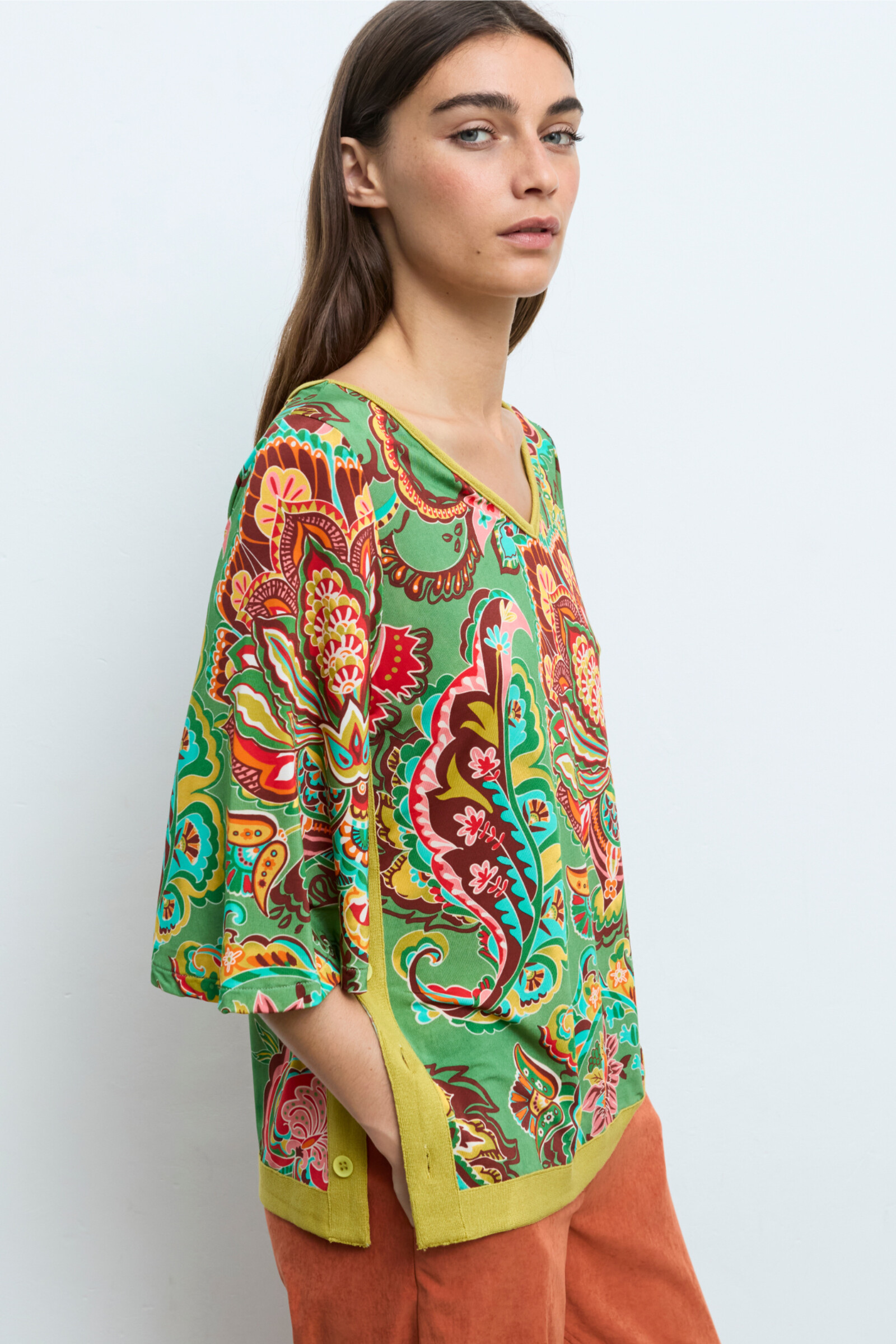 Aldo Martins  Cap Juluca A New Story Aldo Martins - Shirt Flowers Green | Shirt aux Couleurs Vives d'Aldo Martins