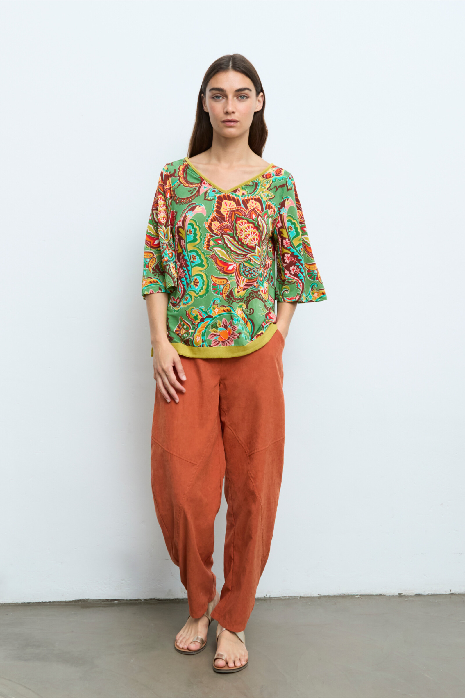 Aldo Martins  Cap Juluca A New Story Aldo Martins - Shirt Flowers Green | Shirt aux Couleurs Vives d'Aldo Martins