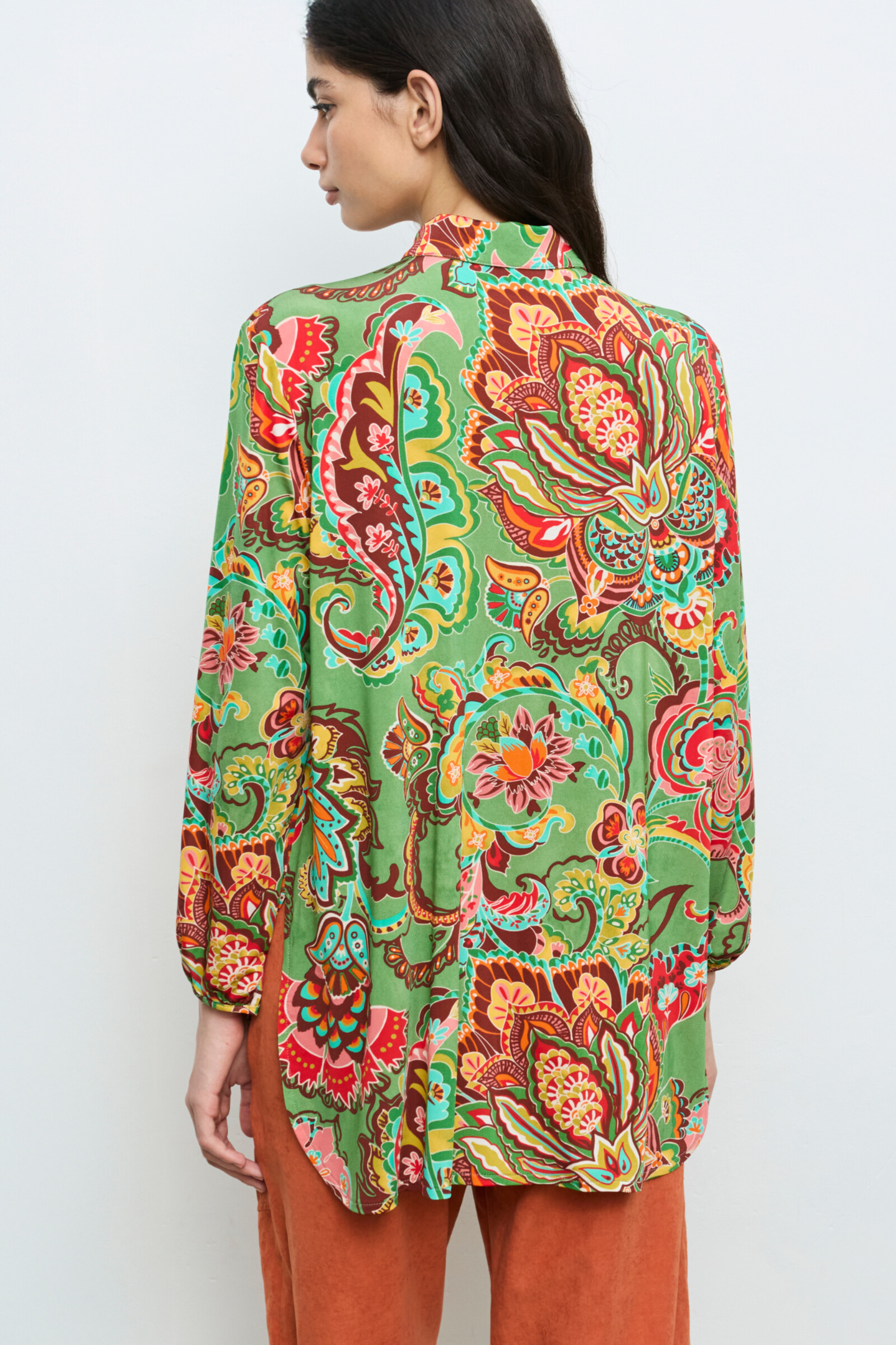 Aldo Martins  Cap Juluca A New Story Aldo Martins - Blouse Flowers Green | Chemisier aux Couleurs Vives d'Aldo Martins
