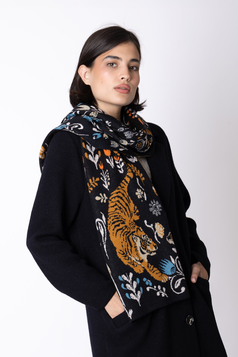 IVKO - Scarf Feral Grace Black | Meesterlijke Sjaal van 100% Wol met Tijgerprint