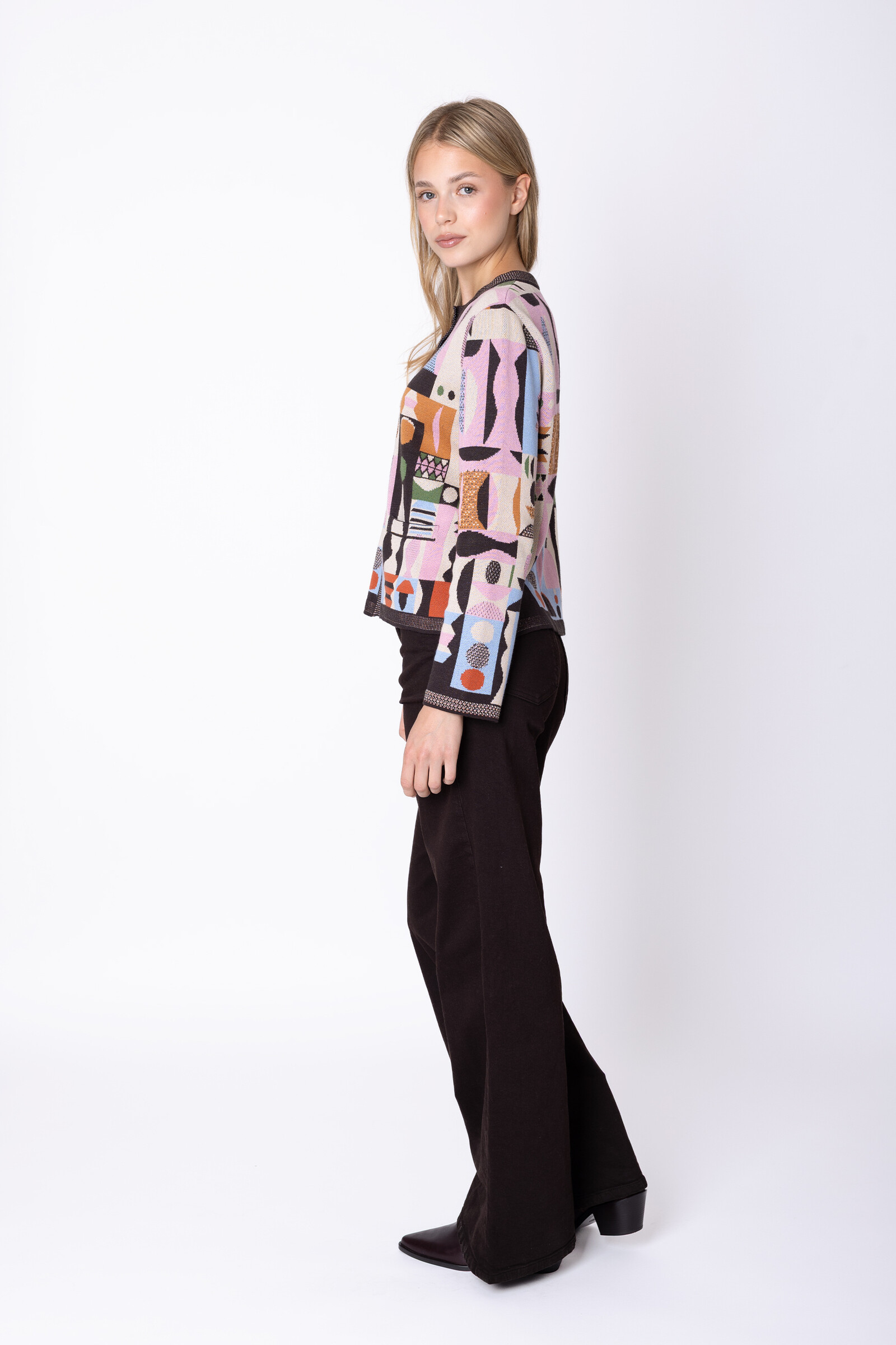 IVKO  Woman IVKO - Cardigan Abstract Geometry Chocolate | Fantastisch Vest van 100% Katoen met Geometrische Patronen