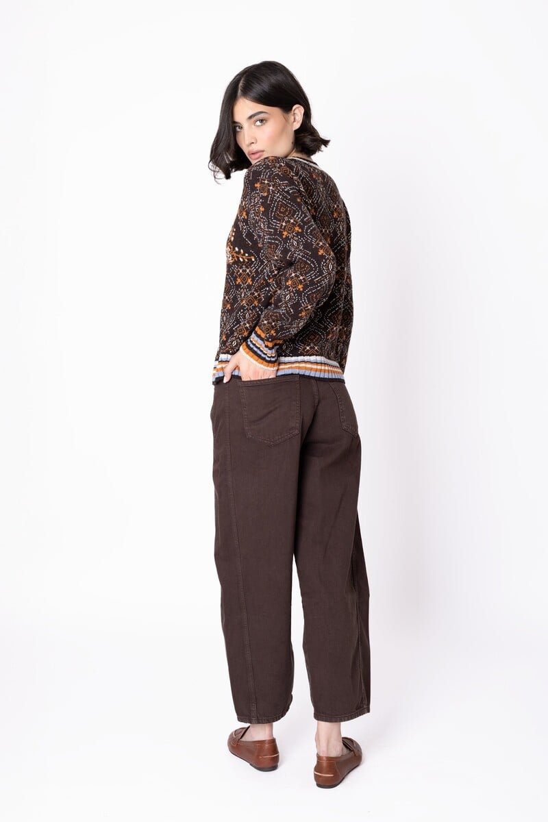 IVKO - Pullover Fika Floral Chocolate | Warme en Elegante Trui van Natuurlijke Materialen