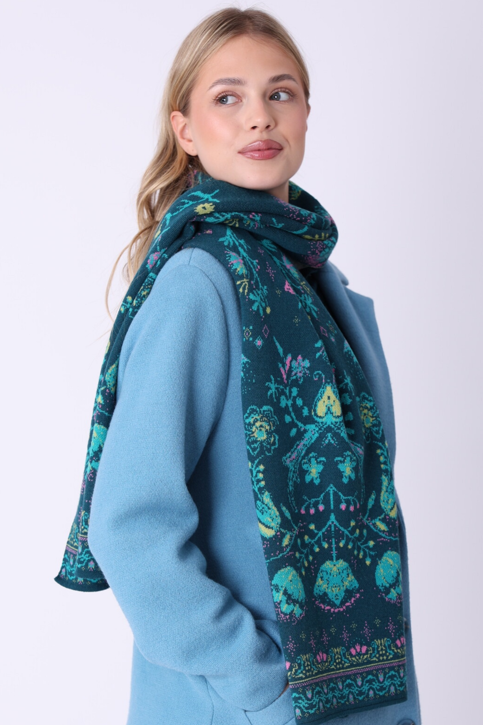 IVKO  Woman IVKO - Knit Scarf Fika Floral Petrol | Comfortabele Sjaal van 100% Wol met Scandinavische Patronen