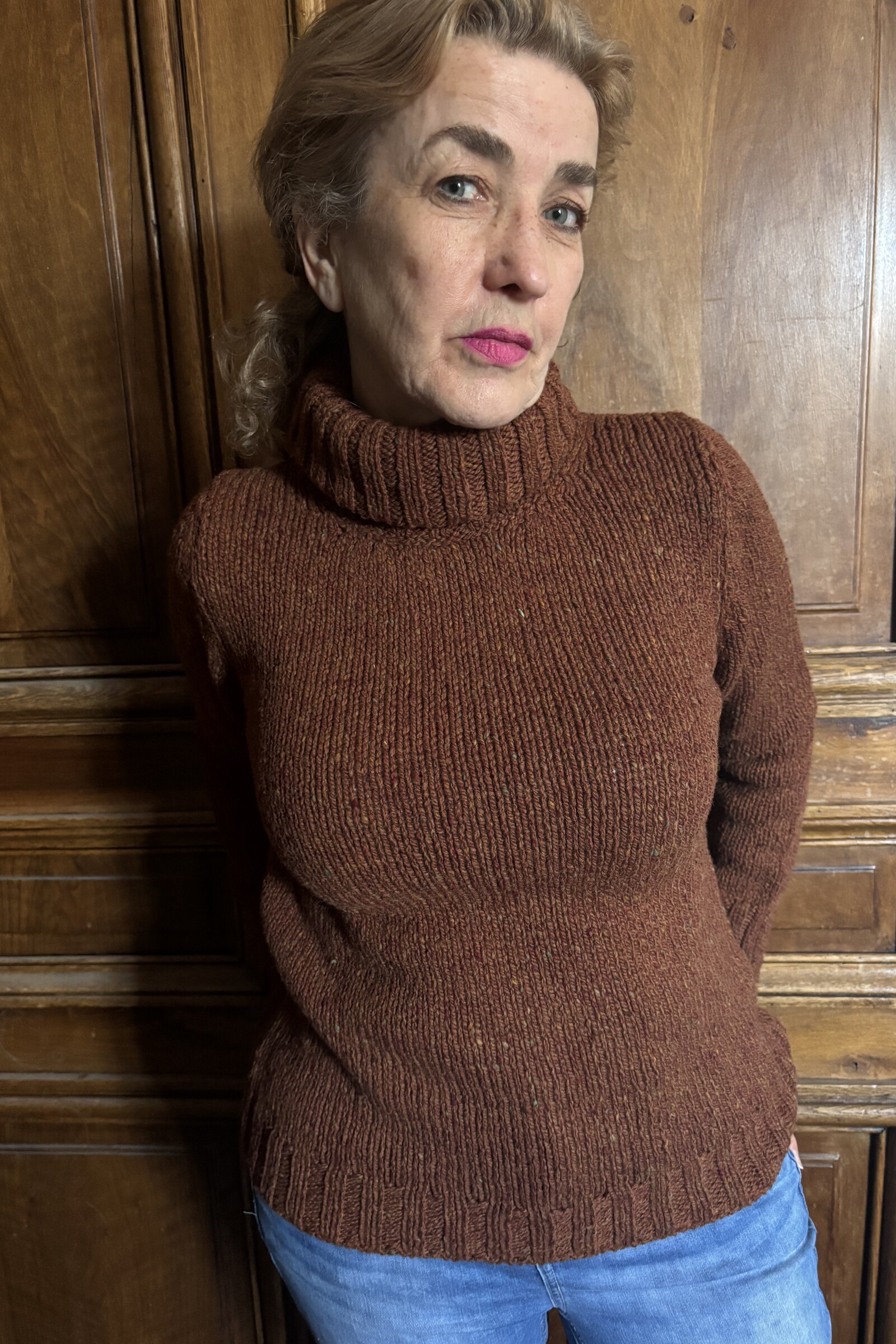 Fisherman Out of Ireland Fisherman Out of Ireland - Donegal Polo Neck Sweater Copper | Bruine Trui van 100% Merinowol