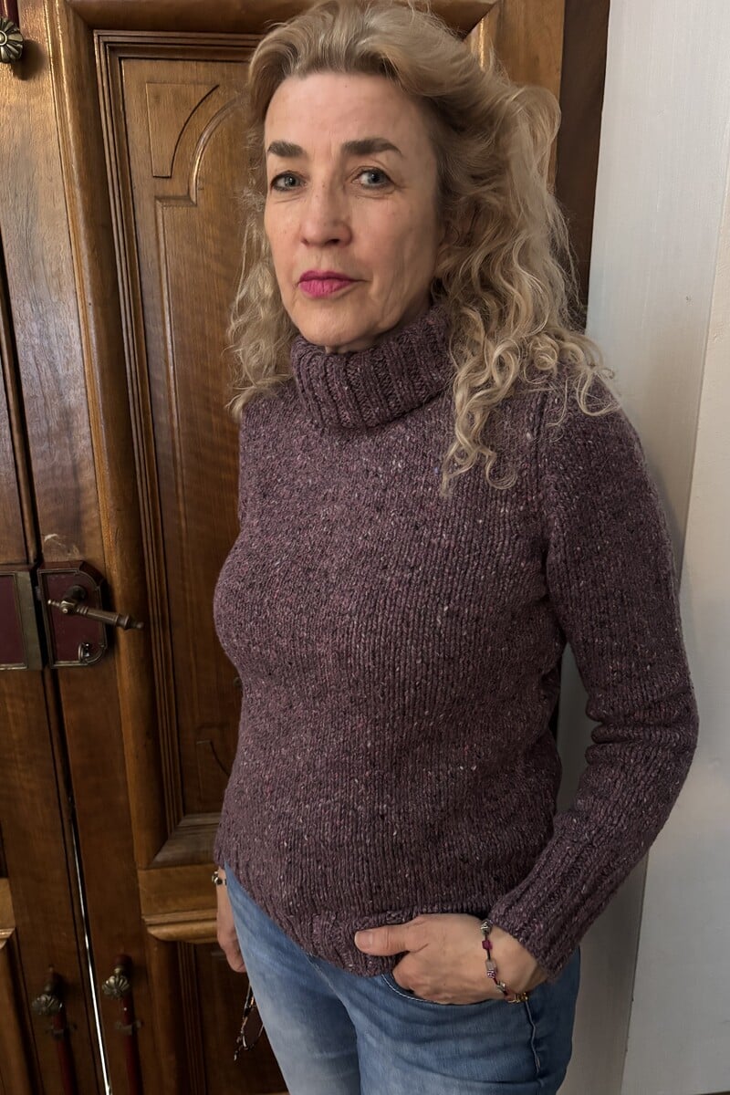 Fisherman Out of Ireland - Donegal Polo Neck Sweater Dark Mauve | Donkerpaarse Trui van 100% Merinowol
