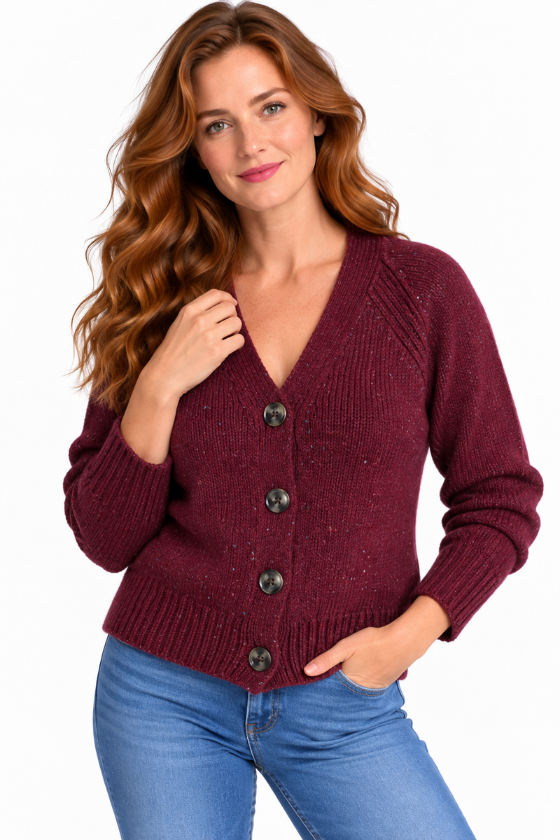 Fisherman Out of Ireland - Donegal Raglan Cable Cardigan Berry | Donkerrood Vest van 100% Merinowol