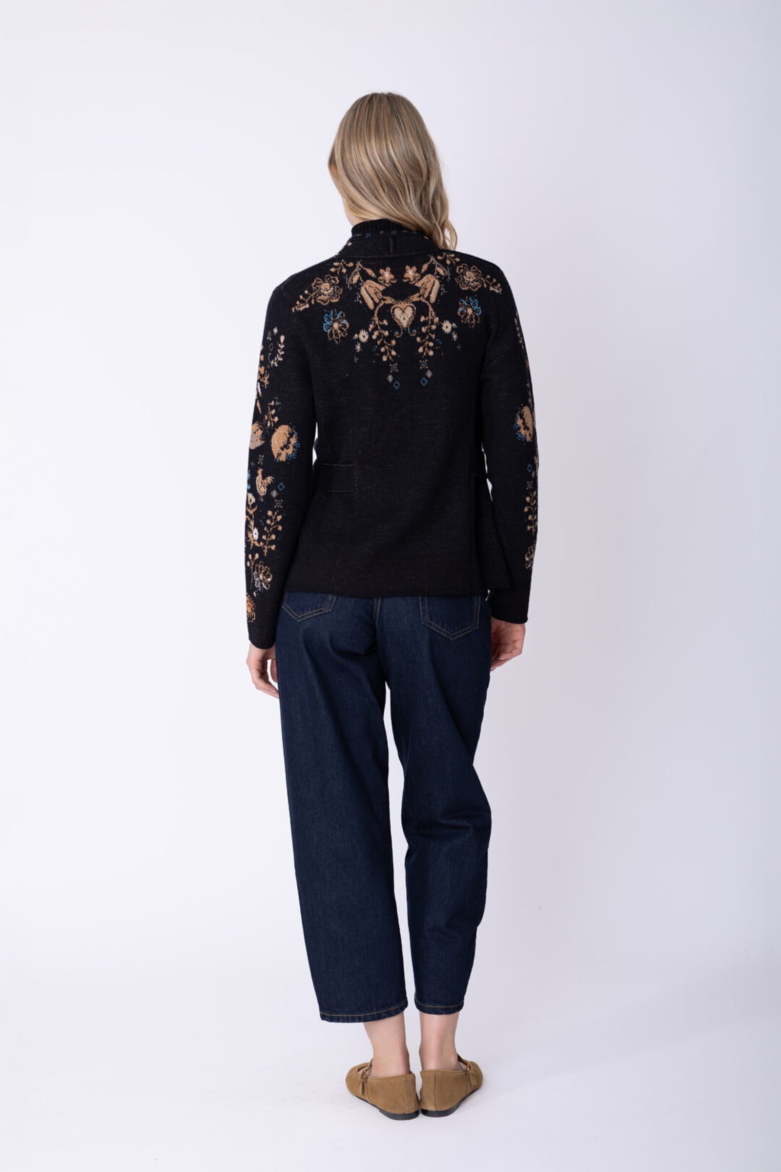 IVKO  Woman IVKO - Knit Jacket Fika Floral Black | Betoverend Vest van 100% Wol