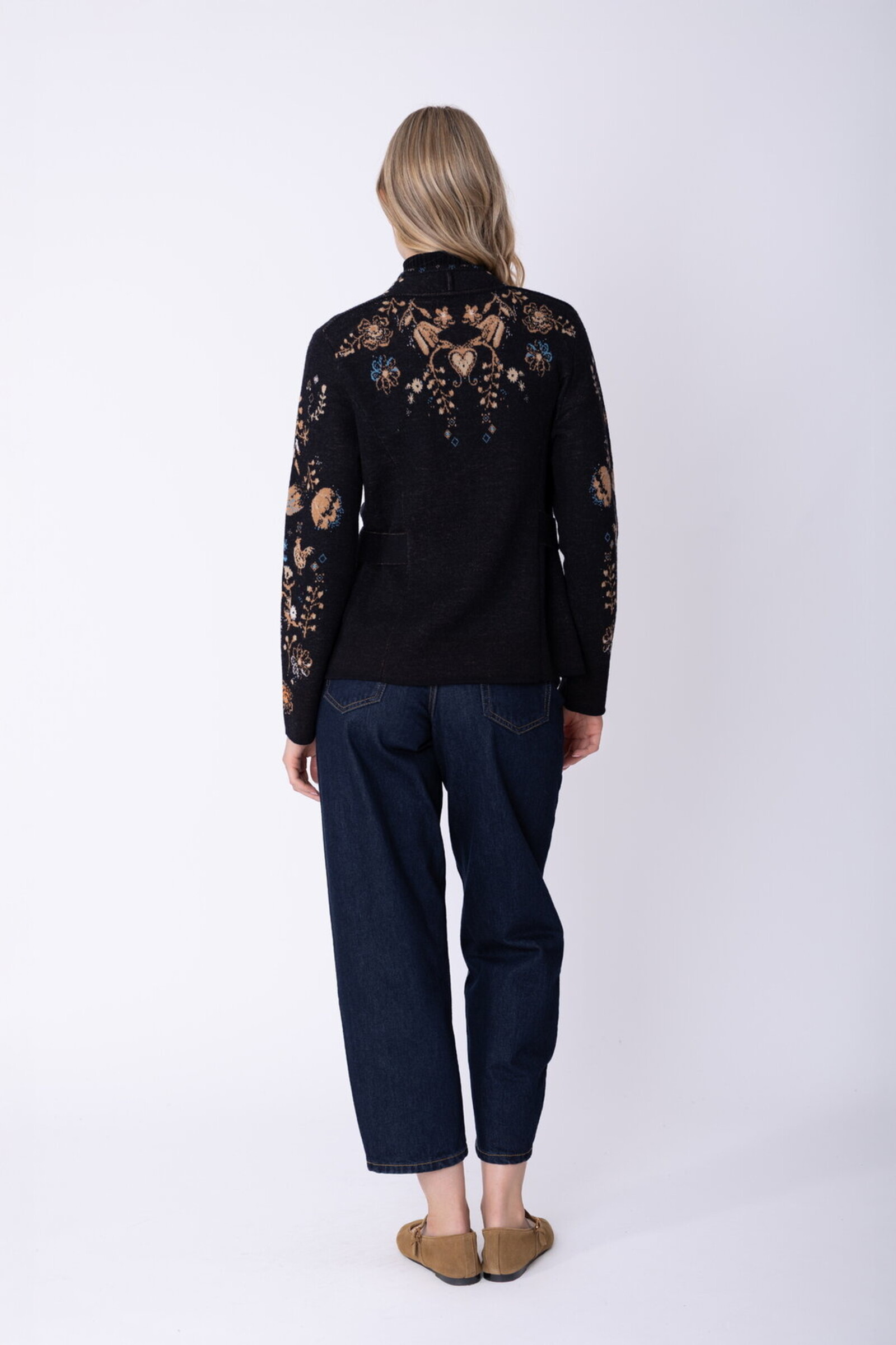 IVKO  Woman IVKO - Knit Jacket Fika Floral Black | Bezaubernde Strickjacke aus 100 % Wolle