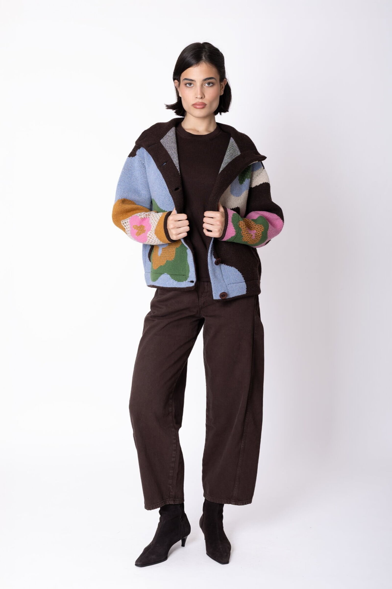 IVKO  Woman IVKO - Imprint Bloom Hip Jacket Chocolate| Extravagant Jasje van 80% Wol en 20% Nylon