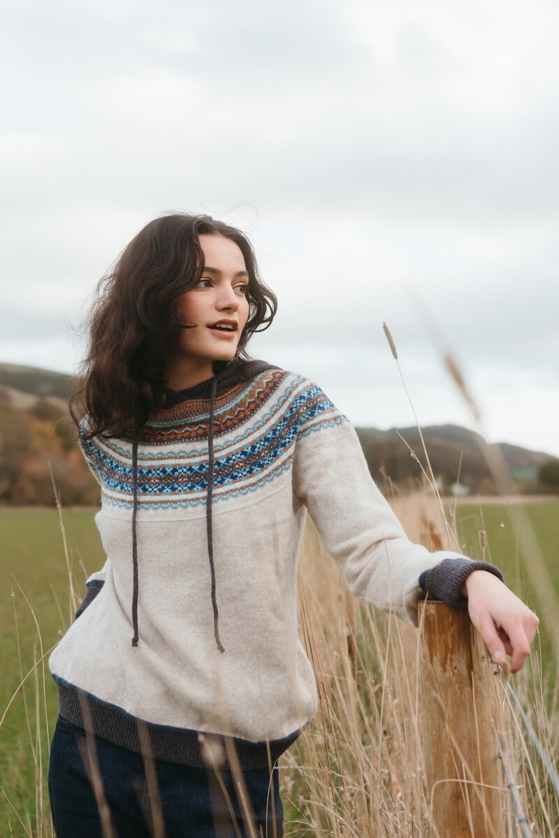 Eribé - Alpine Hoody Sweater Taurus | Beige Trui met Capuchon van 100% Merinowol