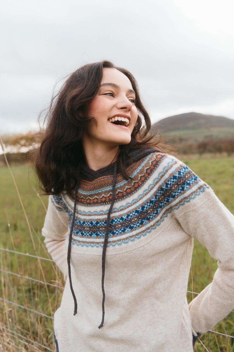 Eribé - Alpine Hoody Sweater Taurus | Beiger Kapuzenpullover aus 100 % Merinowolle