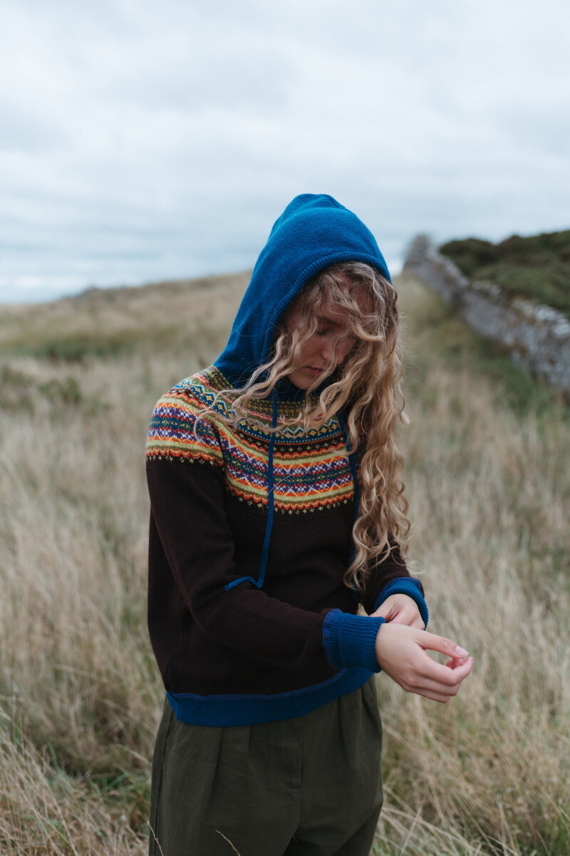 Eribé - Alpine Hoody Sweater Ebony | Pull à Capuche Marron en 100 % Laine Mérinos