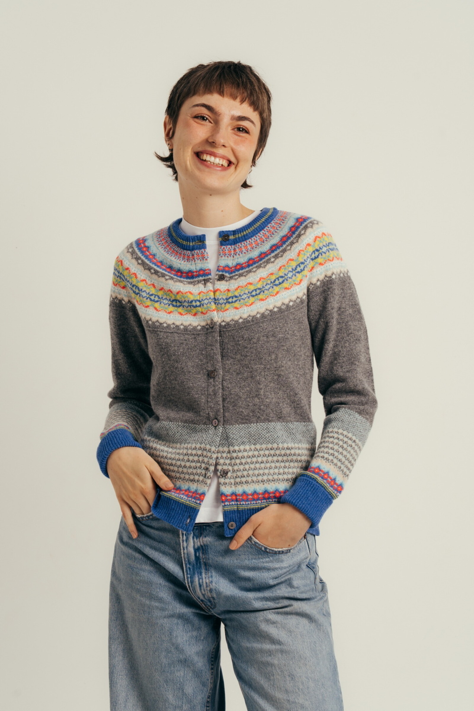 Eribé Eribé - Alpine Cardigan Charm | Graue Strickjacke aus 96% Weicher Merinowolle und 4% Angorawolle