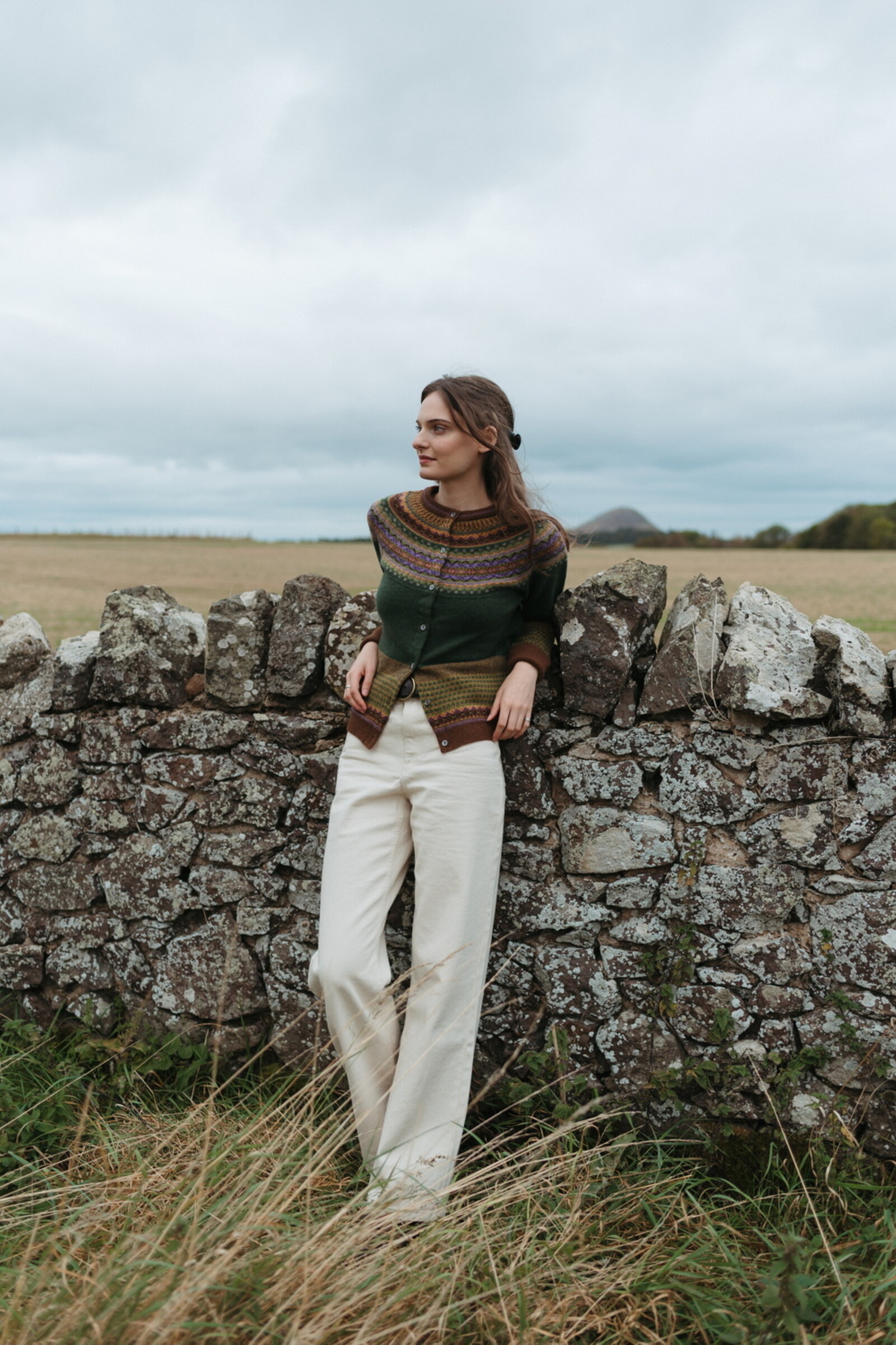 Eribé Eribé - Alpine Cardigan Thistle | Grüne Strickjacke aus 96% Weicher Merinowolle und 4% Angorawolle