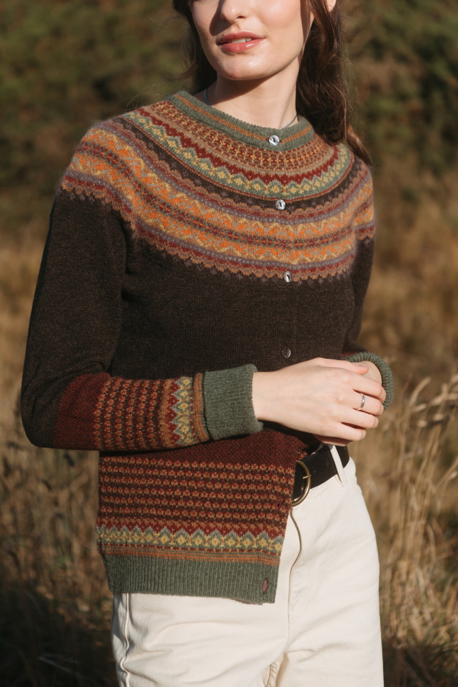 Eribé Eribé - Alpine Cardigan Oakley | Gilet Marron à 96% de Laine Mérinos Douce et à 4% de Laine Angora