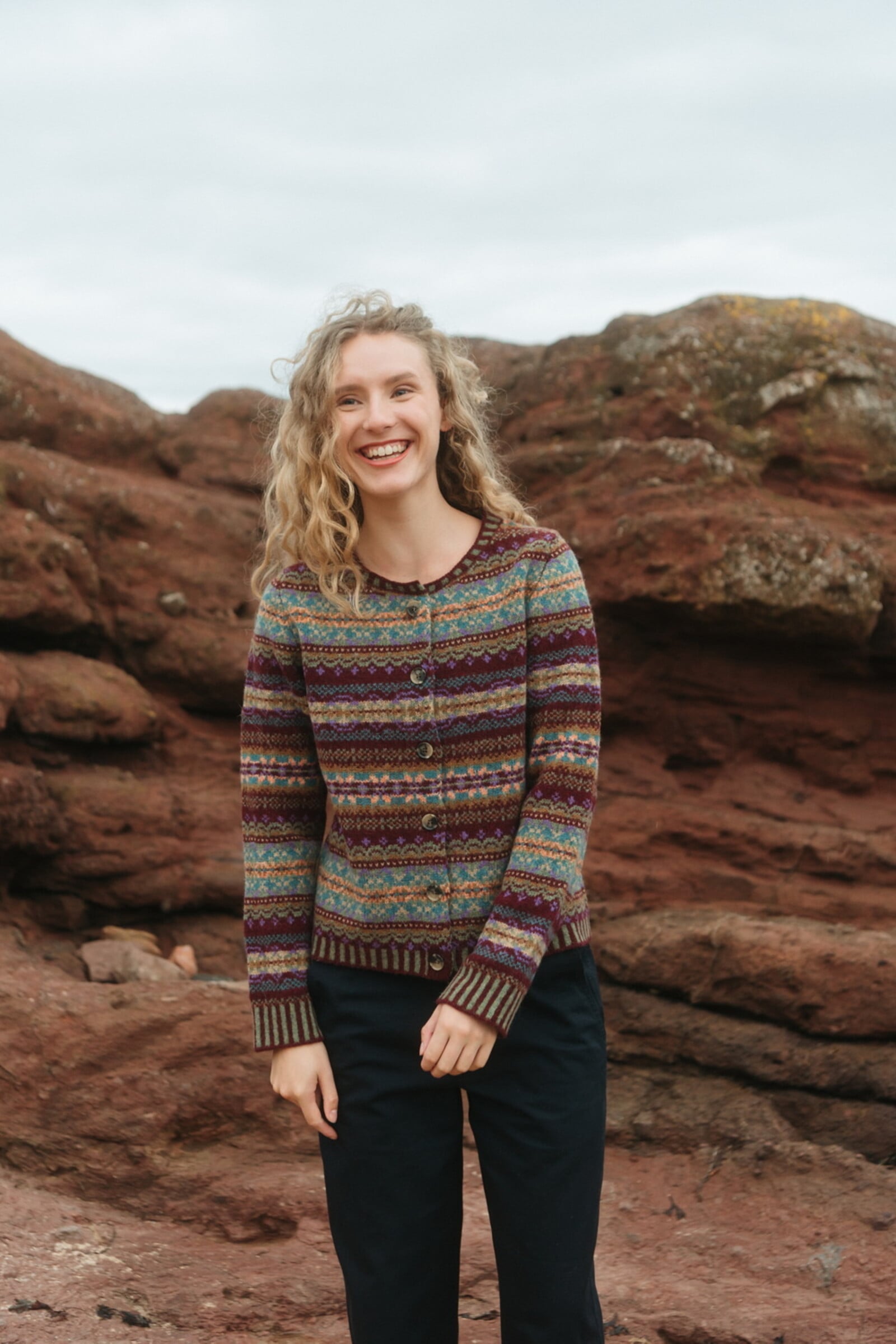 Eribé Eribé - Westray Cardigan Erica | Gilet Rouge Foncé en 100 % Laine Shetland