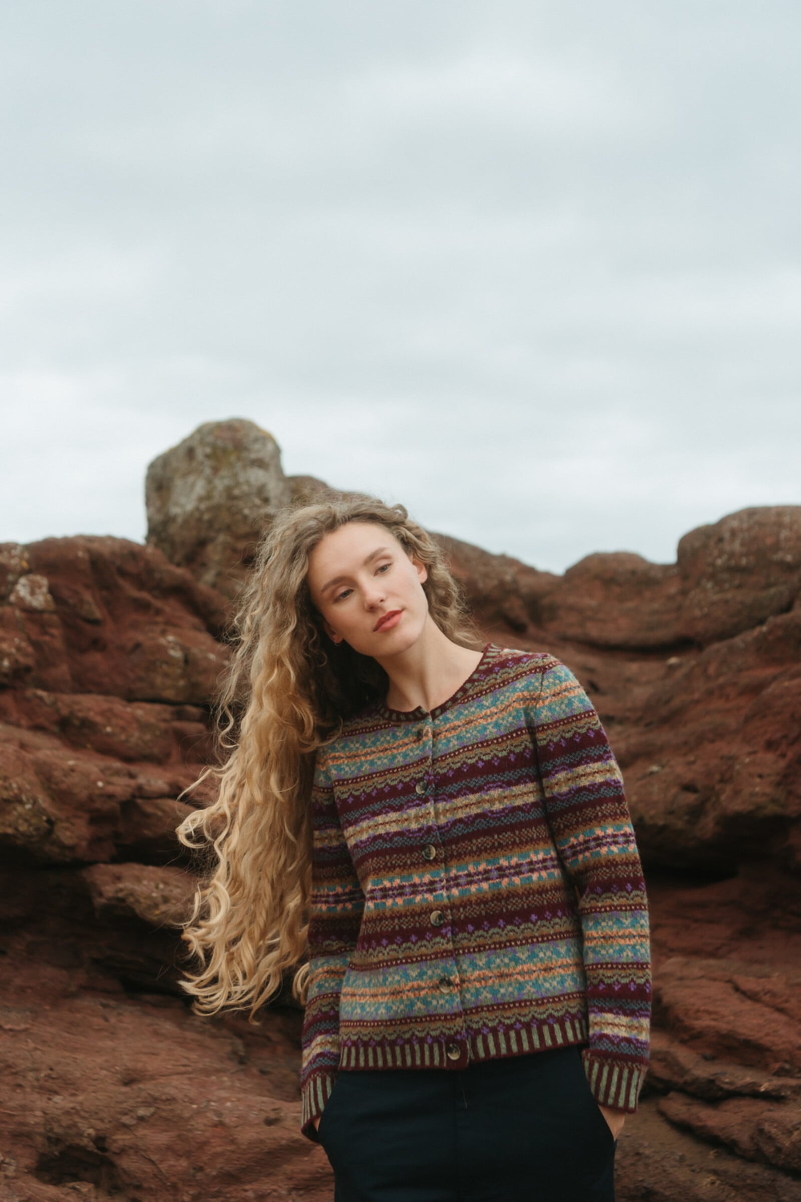 Eribé Eribé - Westray Cardigan Erica | Gilet Rouge Foncé en 100 % Laine Shetland