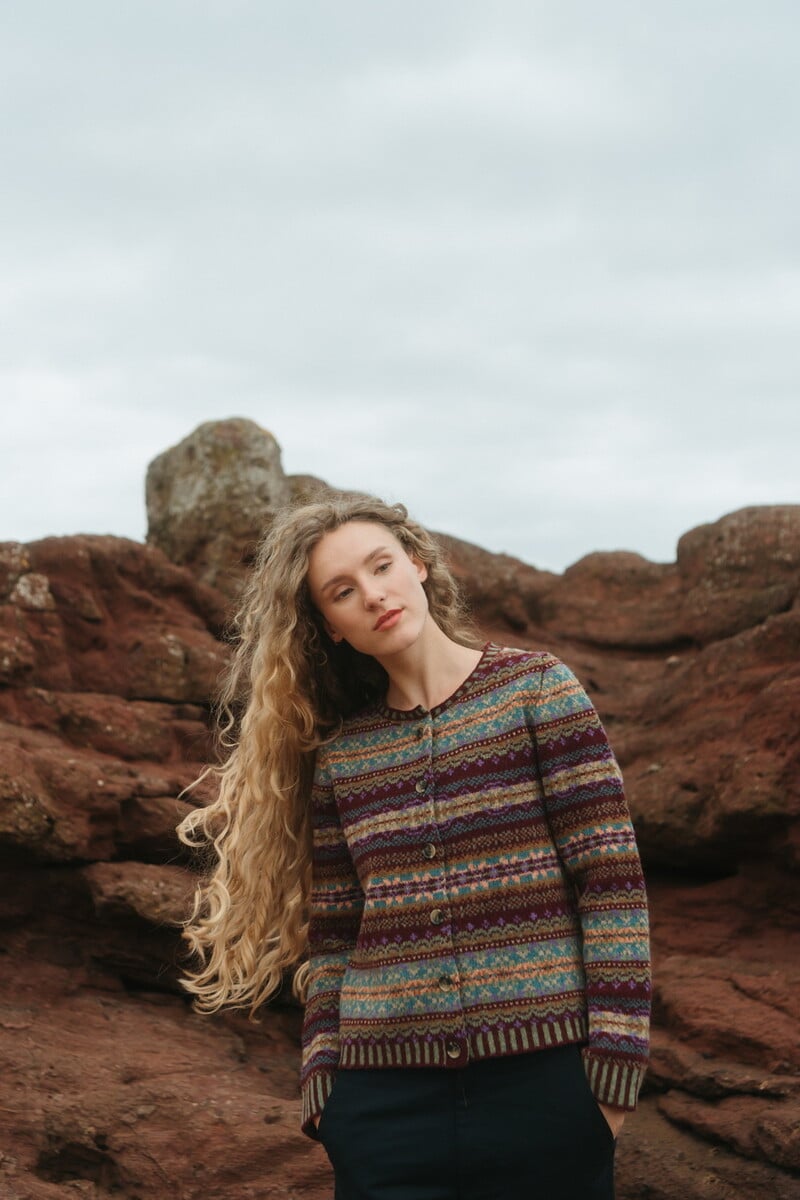 Eribé - Westray Cardigan Erica | Gilet Rouge Foncé en 100 % Laine Shetland