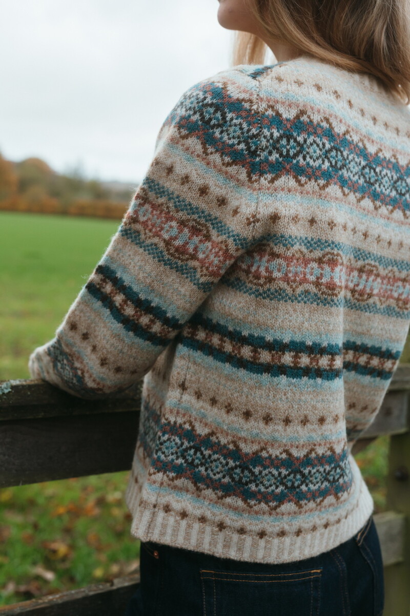 Eribé - Westray Cardigan Roslyn | Beige Strickjacke aus 100 % Shetlandwolle