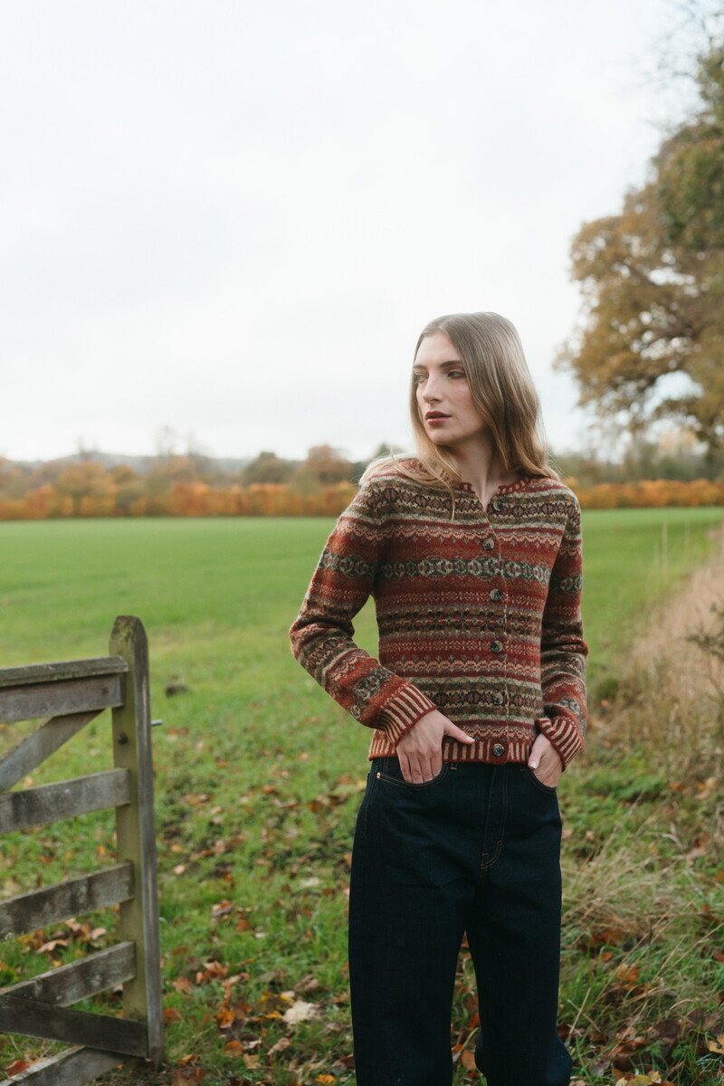 Eribé - Westray Cardigan Ferris | Bruine Vest van 100% Shetlandwol