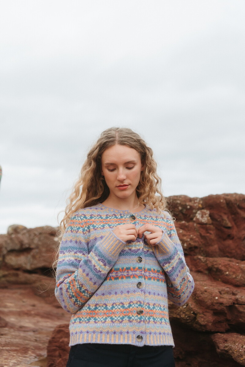 Eribé - Westray Cardigan Balmoral | Fliederfarbene Strickjacke aus 100 % Shetlandwolle