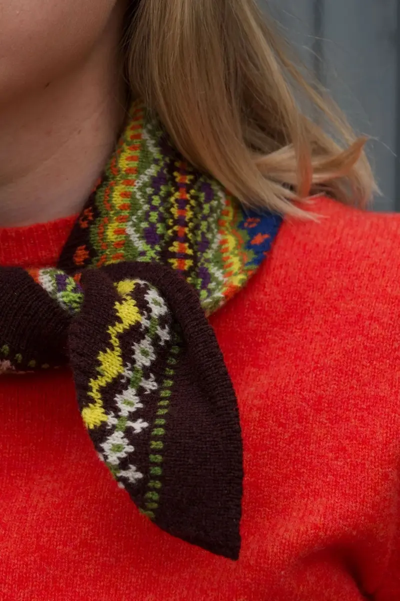 Eribé - Fairisle Neckerchief Ebony | Fair-Isle-Schal aus 100 % Merino-Lammwolle