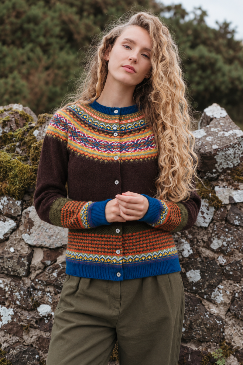 Eribé - Alpine Cardigan Ebony | Bruin Vest van 96% Zachte Merinowol en 4% Angorawol