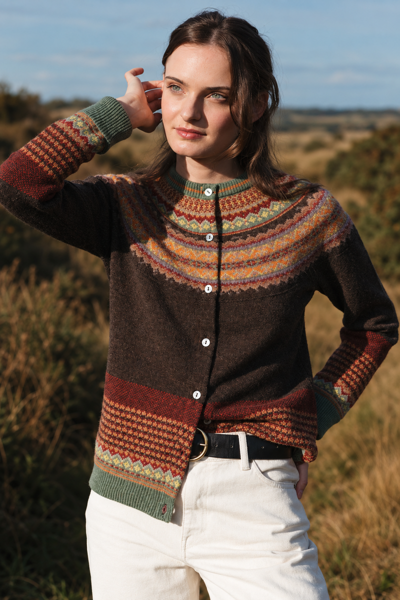 Eribé - Alpine Cardigan Oakley | Braune Strickjacke aus 96% Weicher Merinowolle und 4% Angorawolle