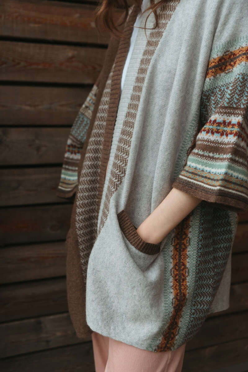 Eribé - Montrose Blanket Coat Mushroom | Vielseitige Strickjacke aus 100% Merino-Lammwolle