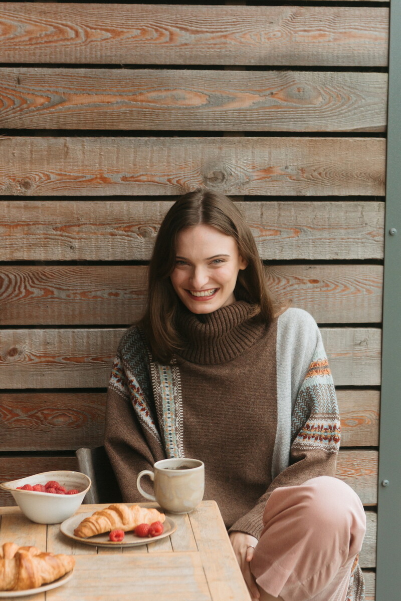Eribé - Montrose Cowl Sweater Mushroom | Schottischer Pullover aus 100 % Merino-Lammwolle