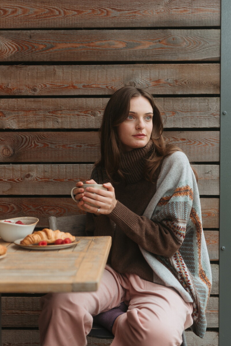 Eribé - Montrose Cowl Sweater Mushroom | Schottischer Pullover aus 100 % Merino-Lammwolle