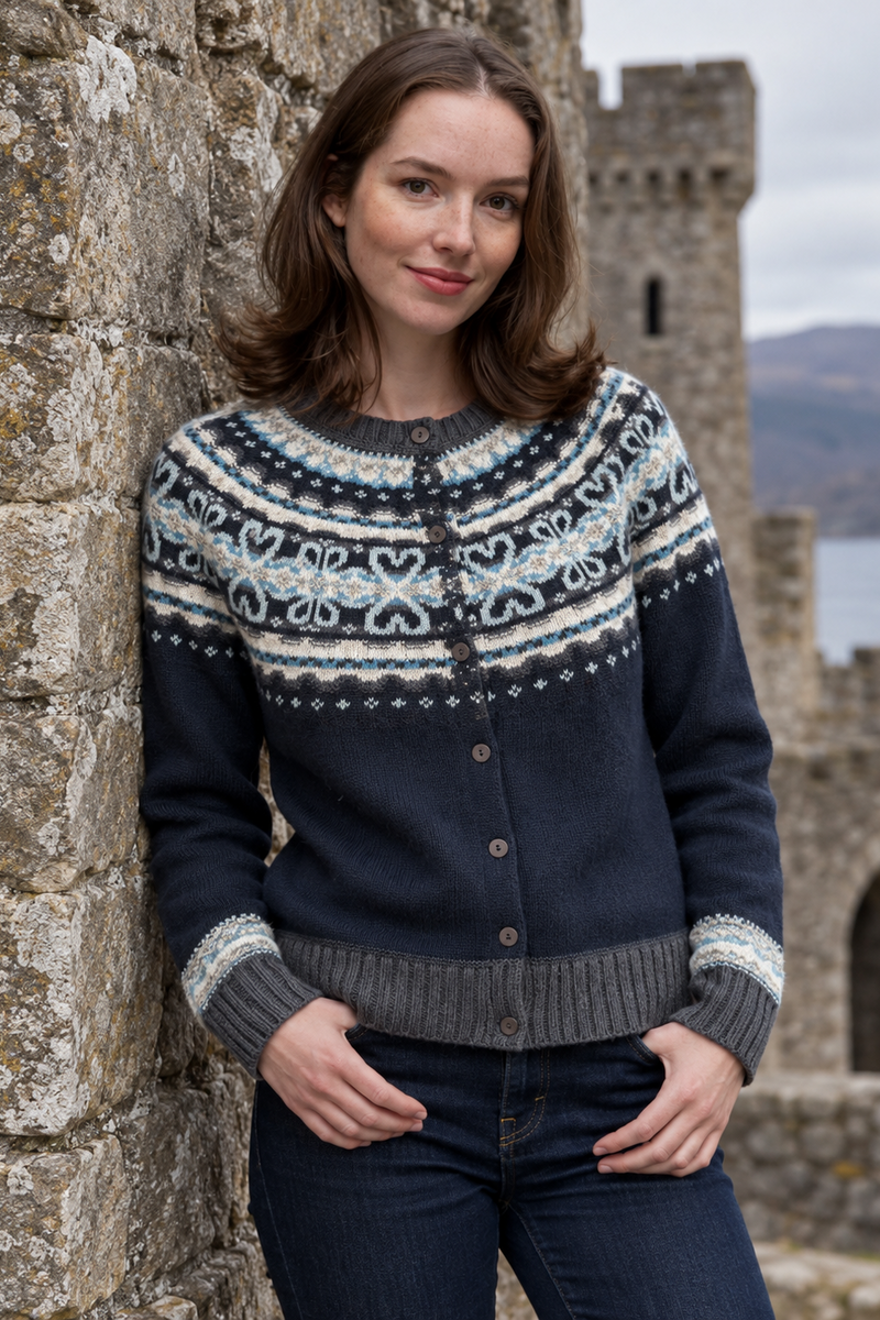 Eribé Evie Crew Neck Cardigan Marina |  Blue Cardigan of 53% Linen and 47% Organic Cotton