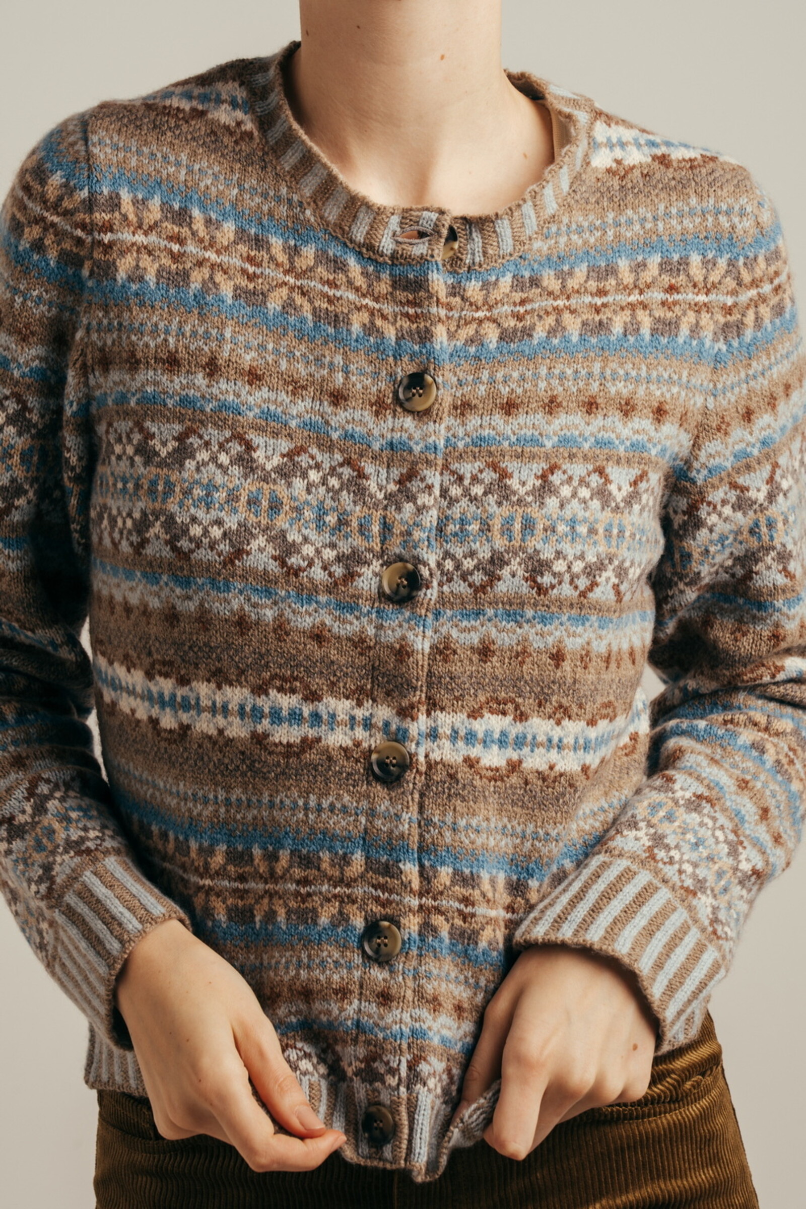 Eribé Eribé - Kinross Cardigan Latte | Vest van 100% Superfijne RWS Merino Lamswol – Voelt aan als Kasjmier