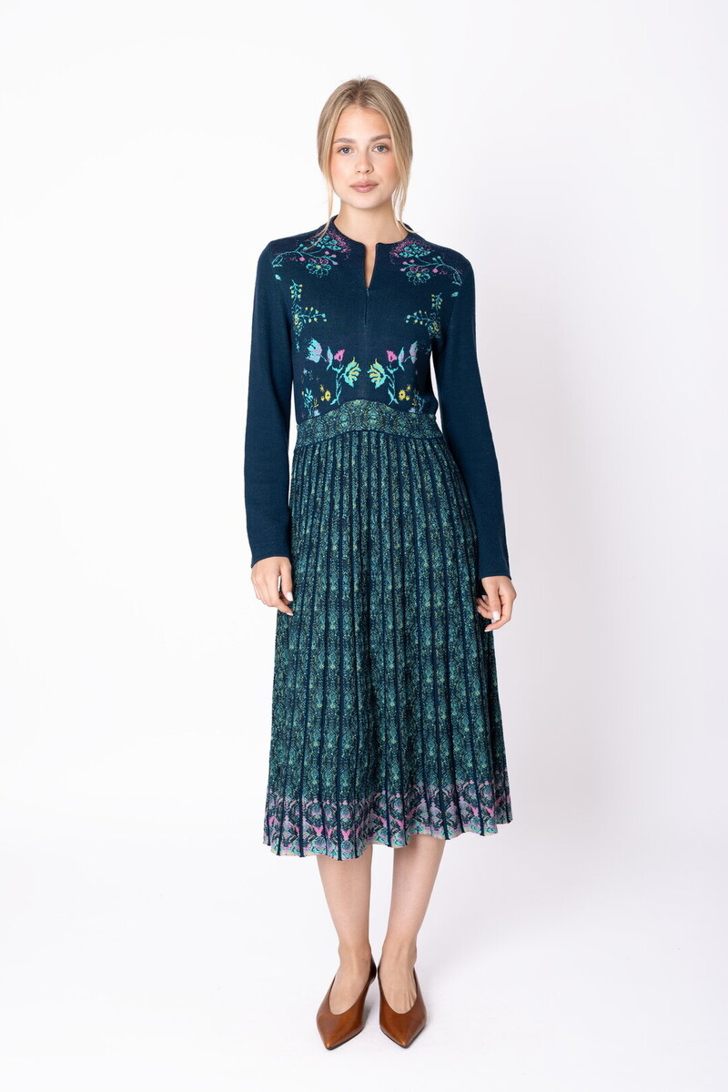 IVKO - Knit Dress Fika Floral Petrol | Indrukwekkende Blauwgroene Jurk met Geplisseerde Rok
