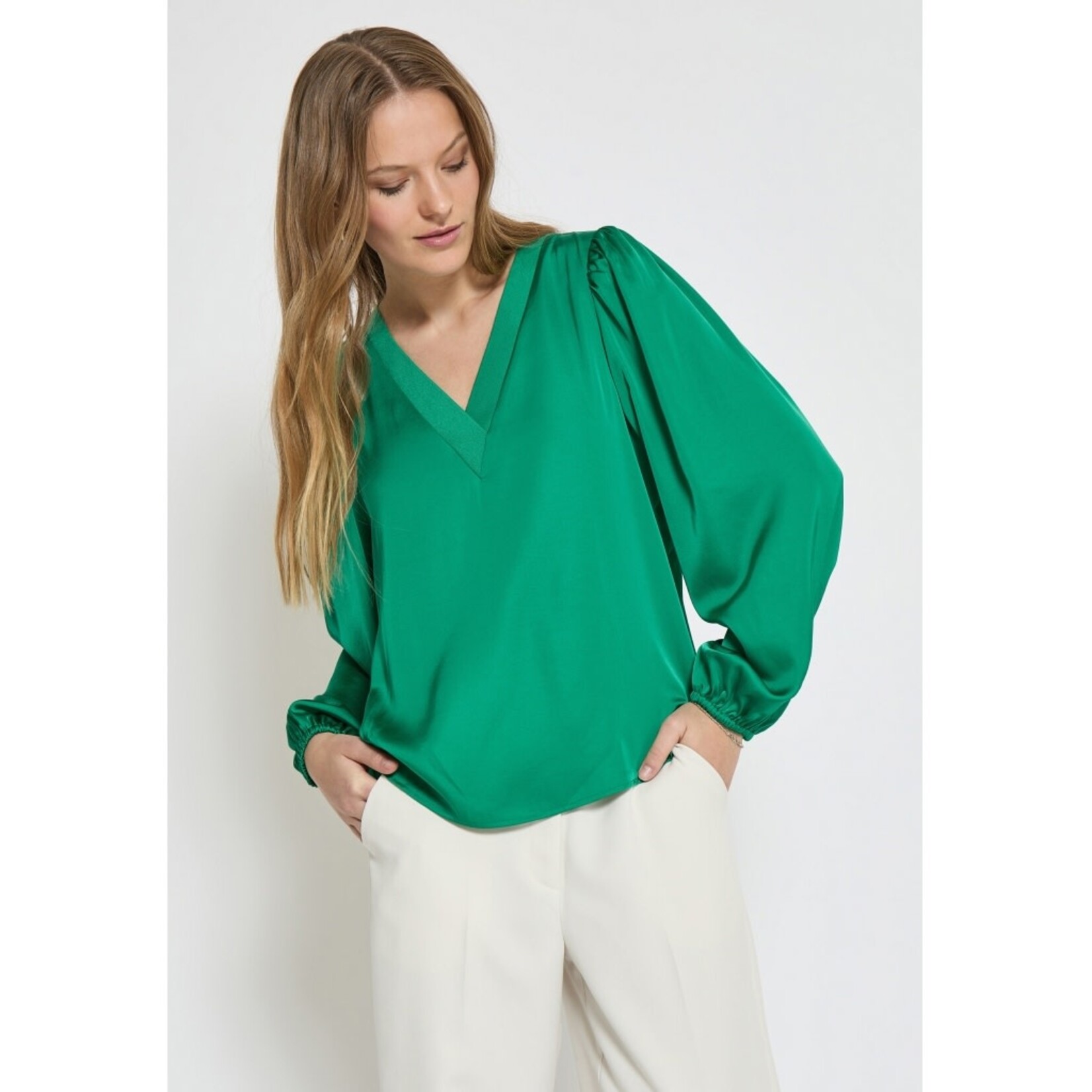 Minus Selva v-neck blouse Golf green