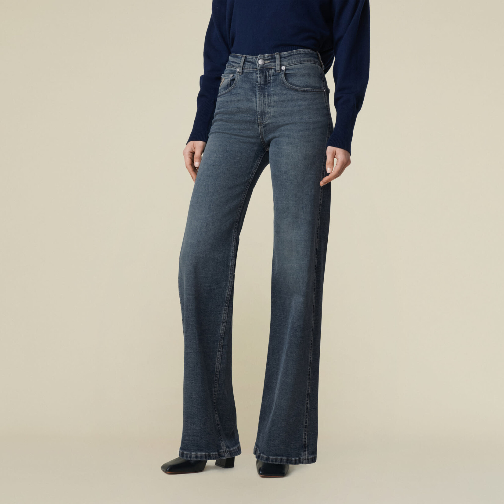 Lois Rosalia Vintage stone