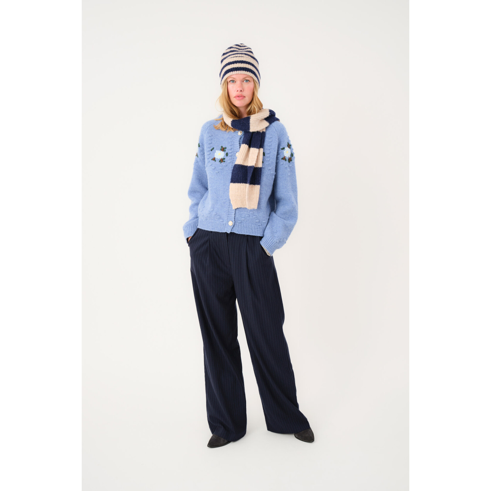 Lollys Laundry Mountain scarf Dark blue